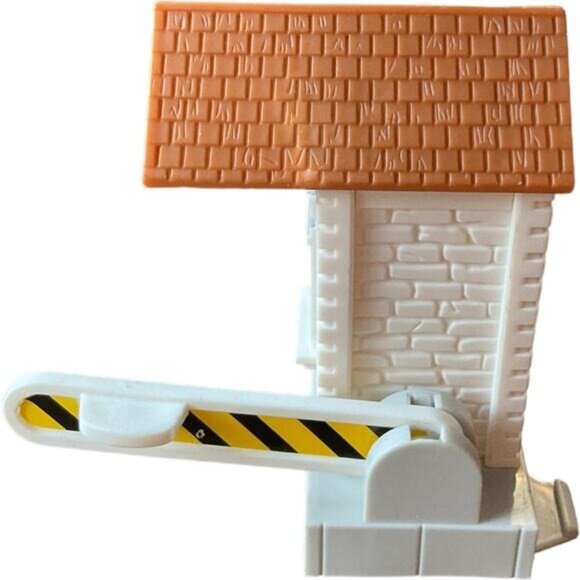 Geotrax Railway Railroad Crossing Booth Toy With Gate & Brick Roof - Picture 3 of 8